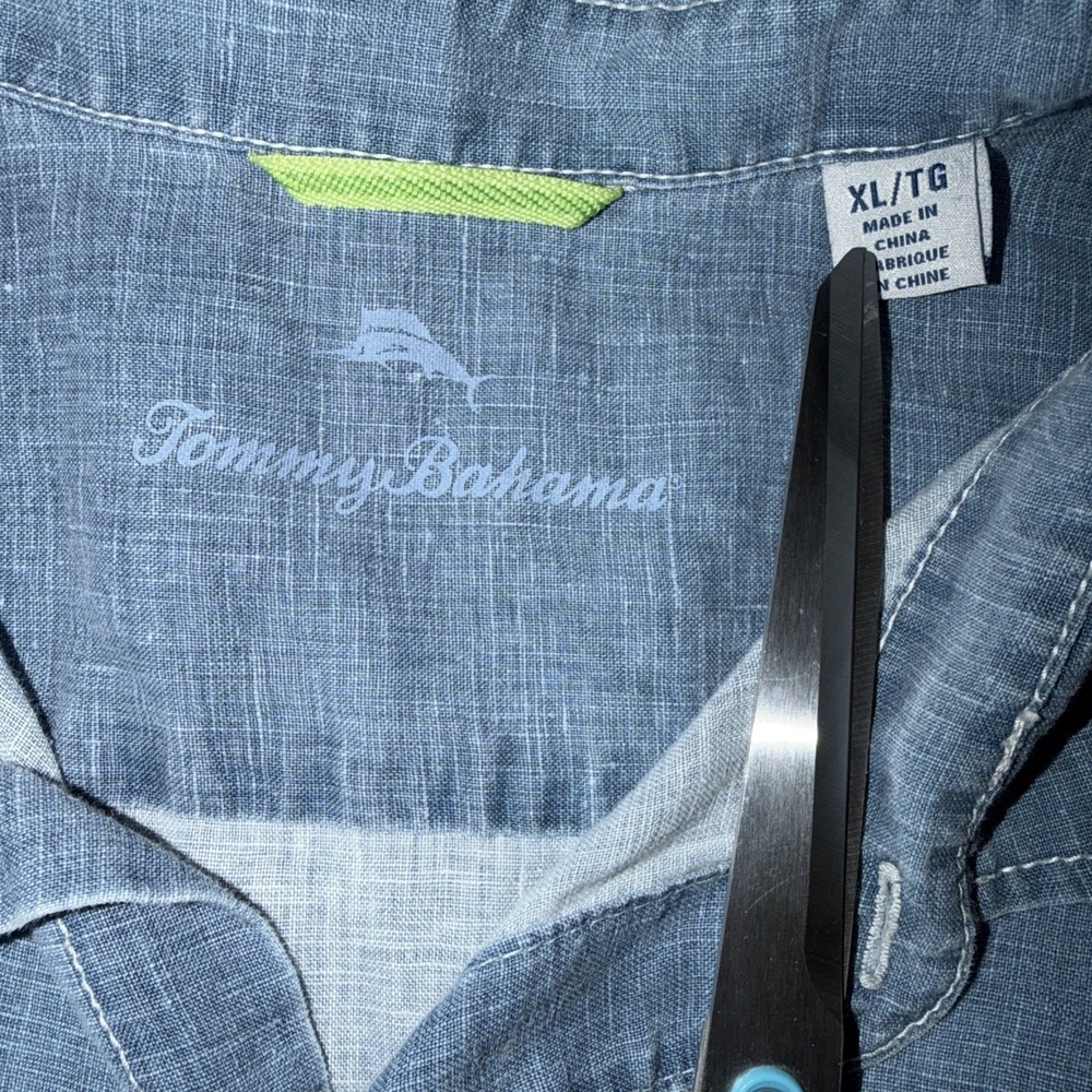 Tommy Bahama Button-Down Shirt Size XL 100% Linen Blue Chambray Short Sleeve - Picture 5 of 6